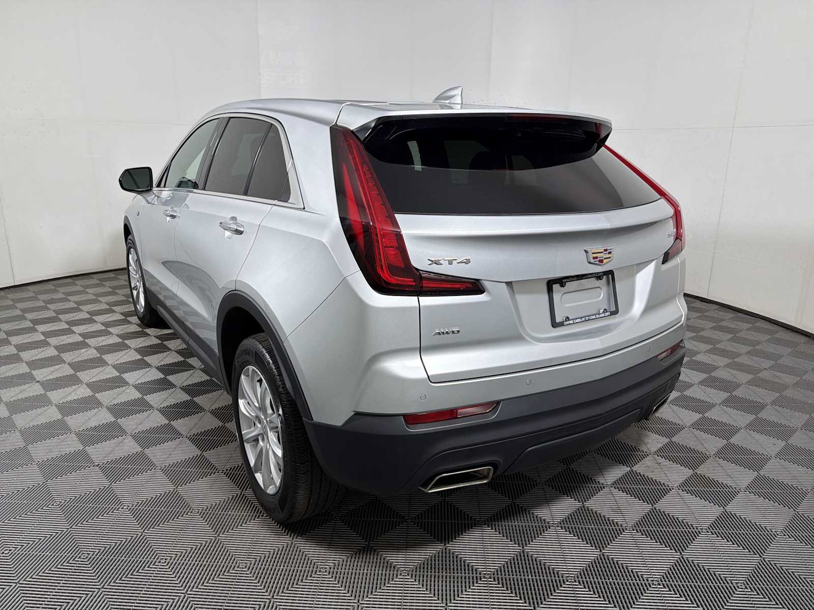 Used 2022 Cadillac XT4 Luxury w/ Cold Weather Package AWD/4WD image 5