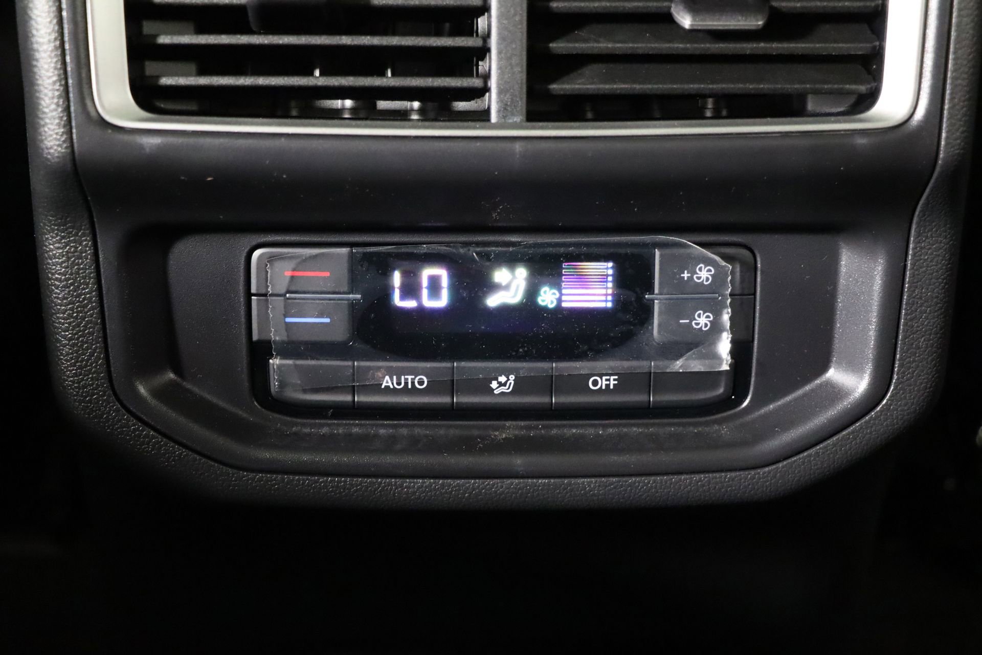 Used 2025 Volkswagen Atlas Peak Edition SE image 42