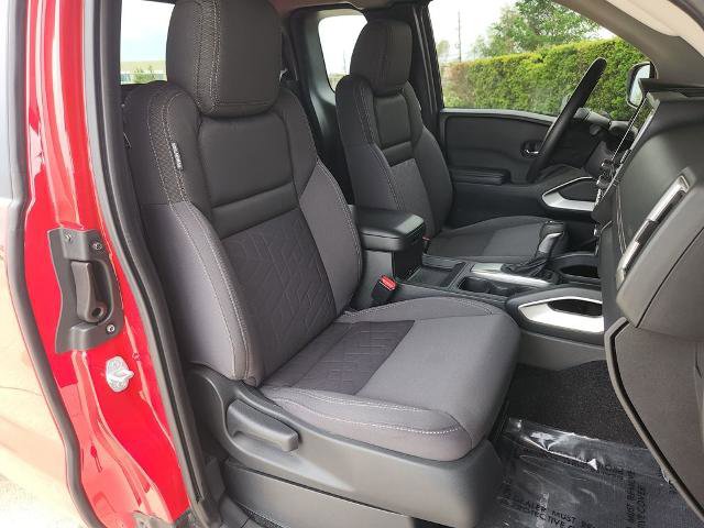 Certified 2025 Nissan Frontier SV image 15
