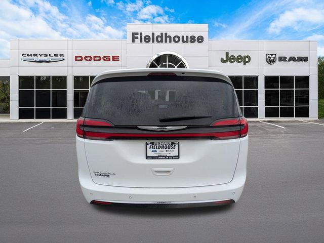 Used 2023 Chrysler Pacifica Touring-L FWD image 18