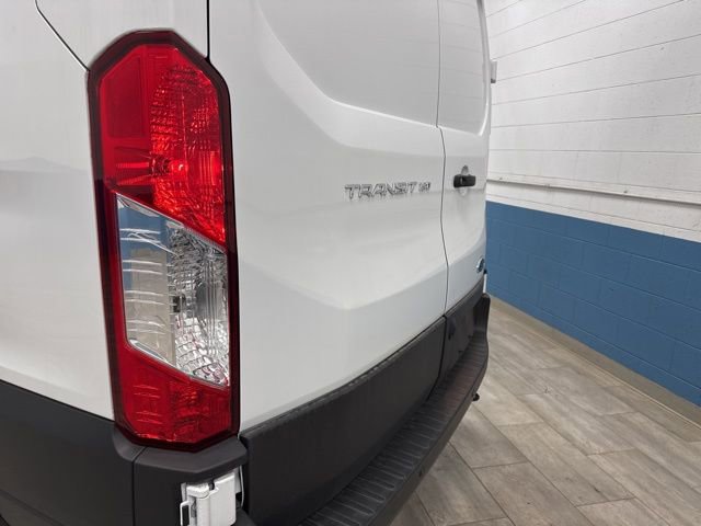 New 2025 Ford Transit 150 Low Roof image 28