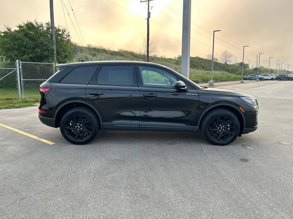 Certified 2025 Lincoln Corsair FWD image 5