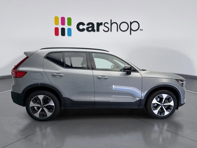 Used 2025 Volvo XC40 B5 Plus AWD/4WD image 6