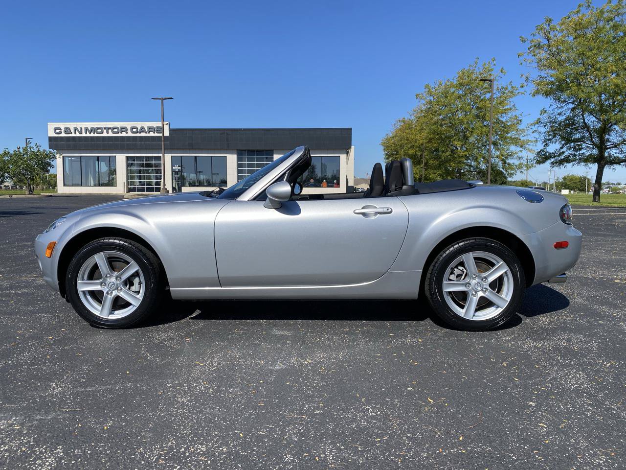 Used 2006 MAZDA MX-5 Miata Touring RWD image 15