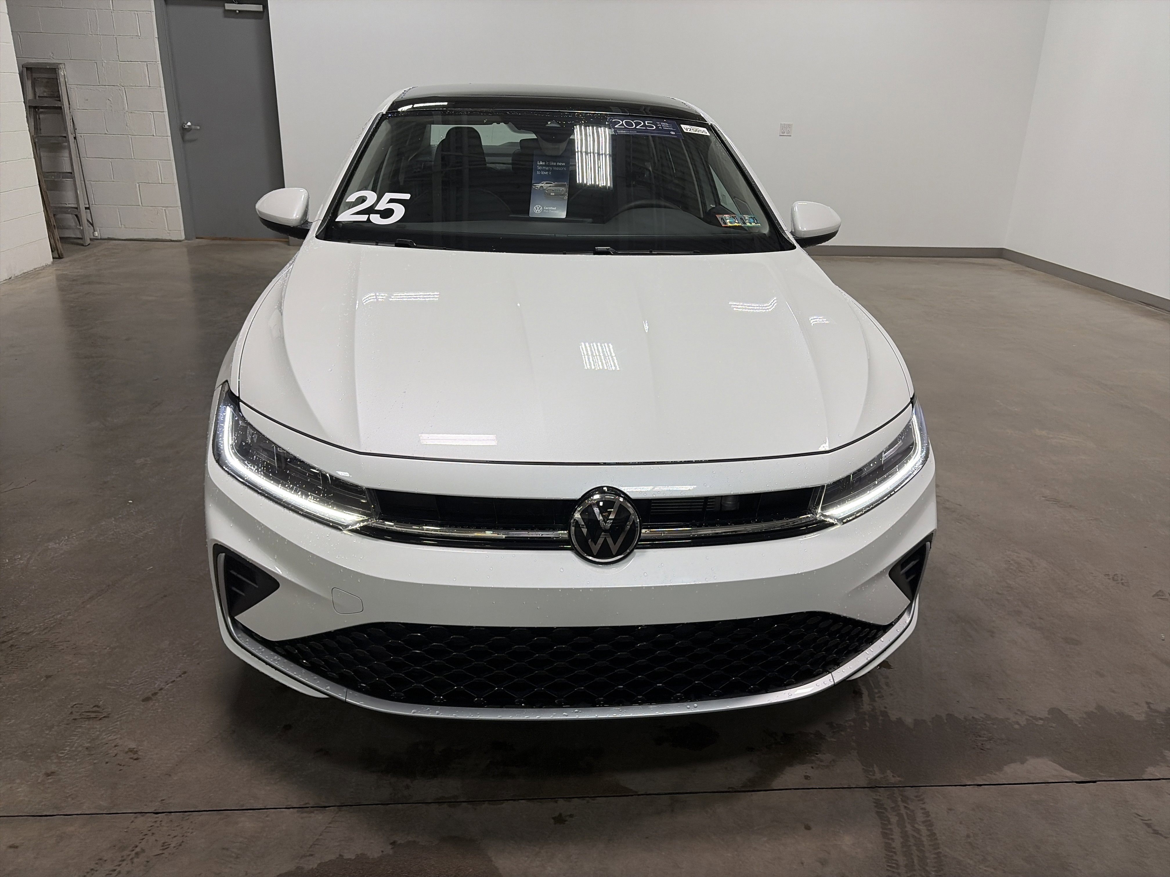 Certified 2025 Volkswagen Jetta SE image 36