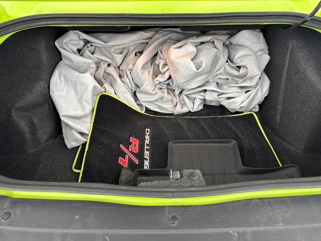 Used 2015 Dodge Challenger R/T Scat Pack w/ Scat Pack Appearance Package RWD image 26