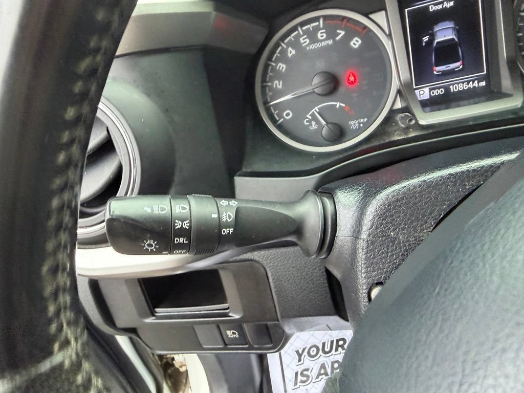 Used 2018 Toyota Tacoma SR5 AWD/4WD image 36