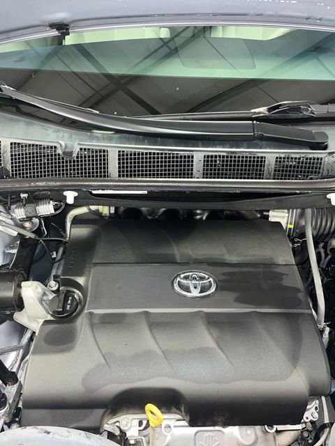 Used 2014 Toyota Sienna LE image 29