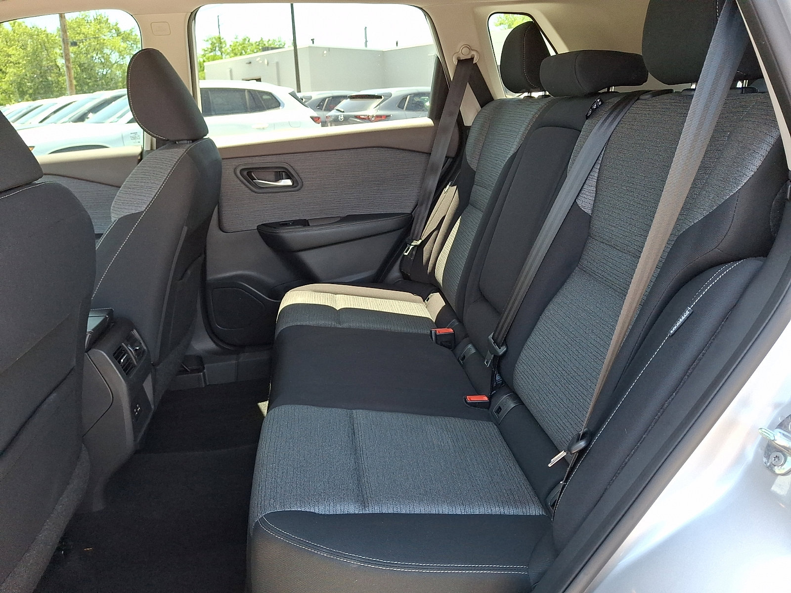 Used 2021 Nissan Rogue SV AWD/4WD image 11