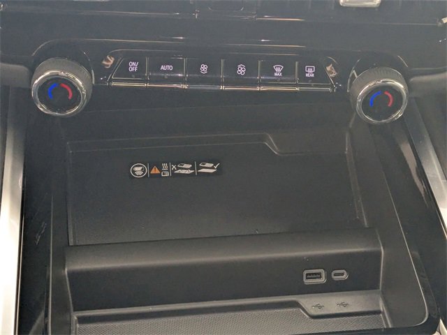 Certified 2025 Chevrolet Suburban Z71 image 23