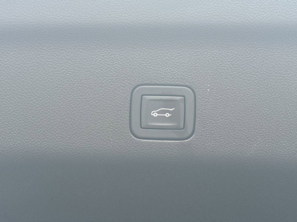 Certified 2026 GMC Yukon Elevation w/ Elevation Premium Package AWD/4WD image 38
