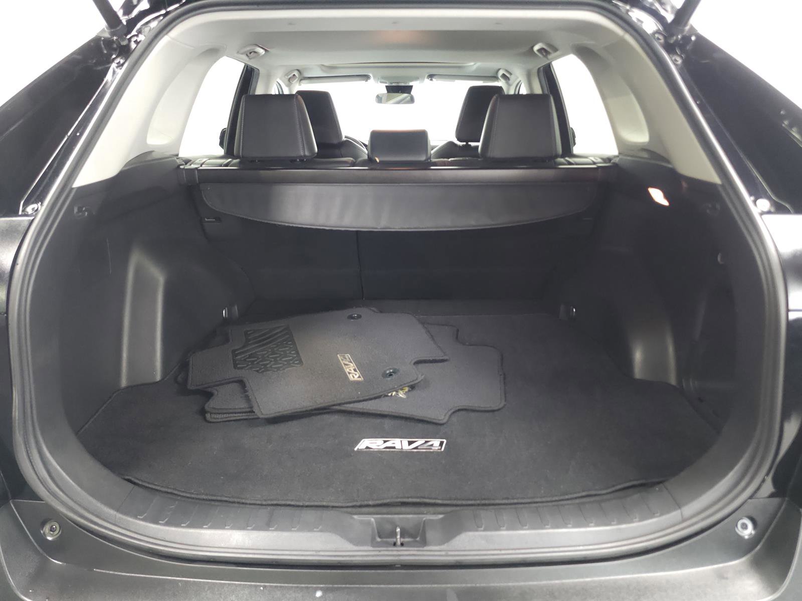 Used 2021 Toyota RAV4 XLE Premium w/ Carpet Mat Package (TMS) FWD image 11
