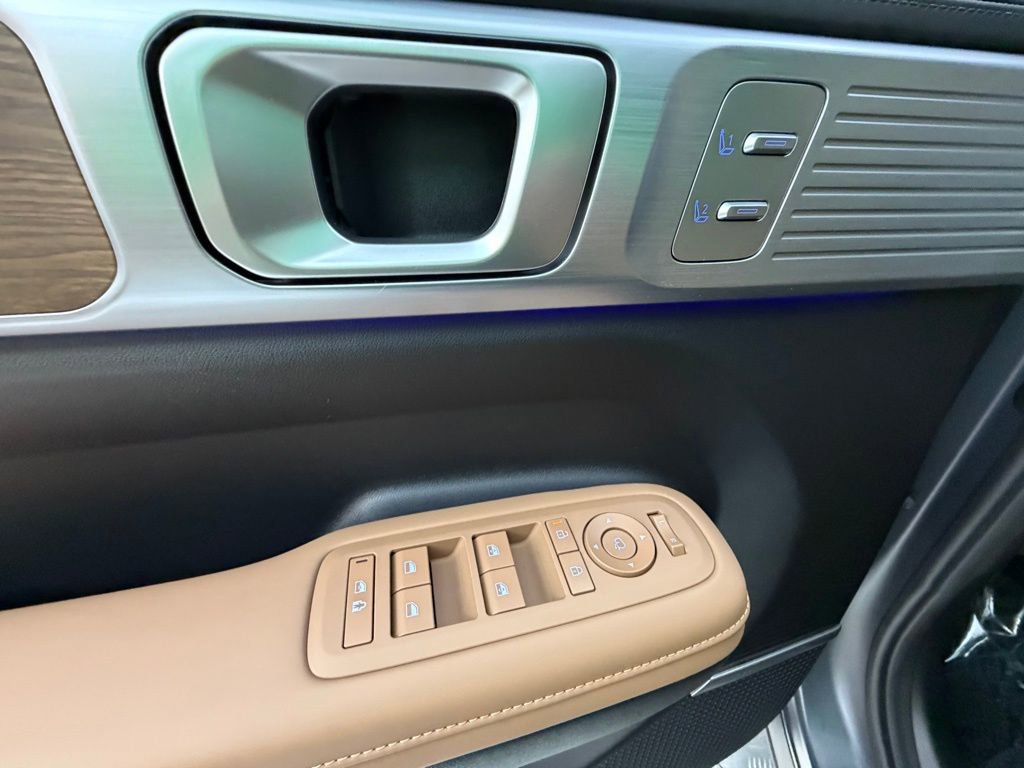 Certified 2025 Hyundai Santa Fe Limited image 27