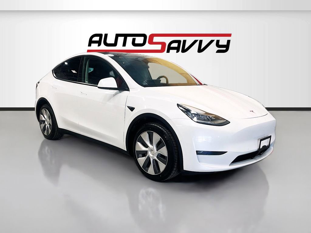 Used 2022 Tesla Model Y Long Range image 1