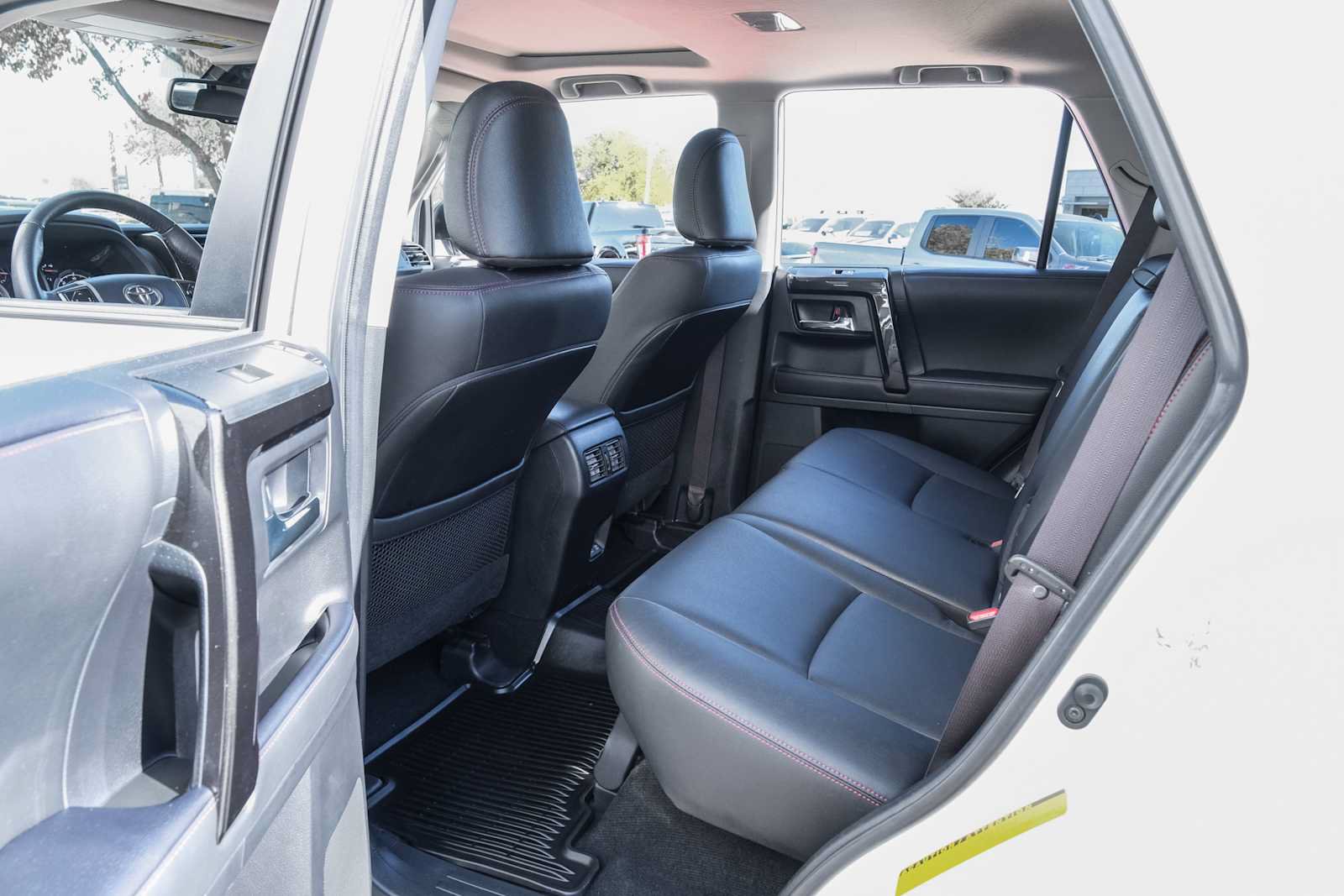 Used 2020 Toyota 4Runner Venture w/ Moonroof Package AWD/4WD image 28