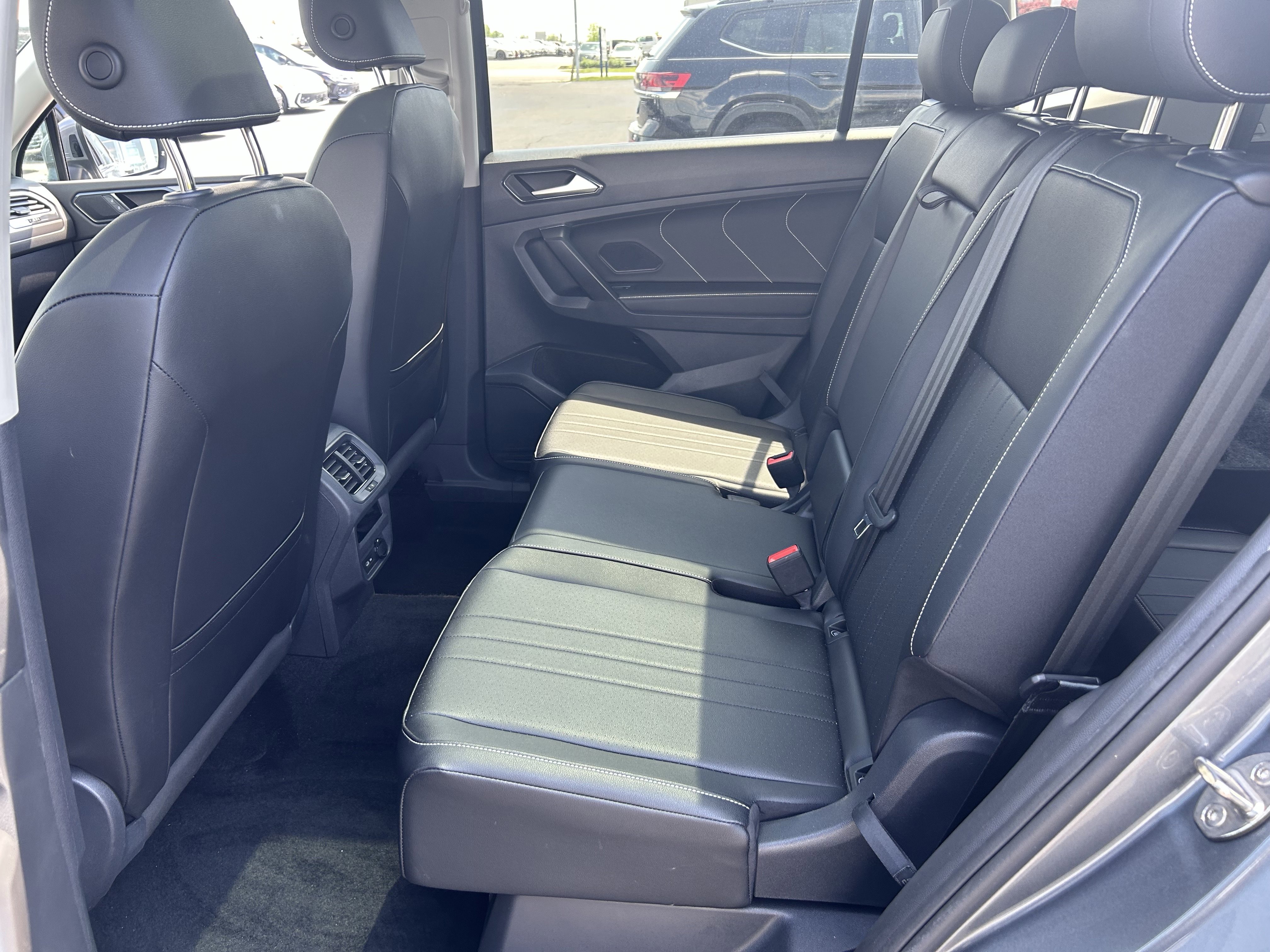 Certified 2023 Volkswagen Tiguan SE w/ Panoramic Sunroof Package FWD image 24