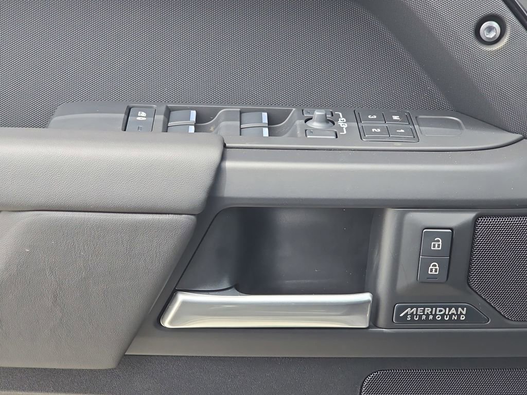 New 2026 Land Rover Defender 130 X-Dynamic SE AWD/4WD image 29