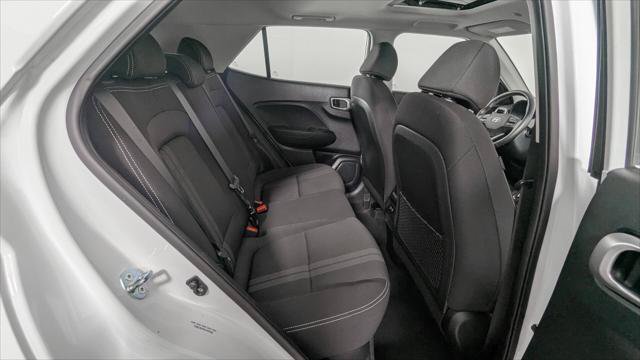 Used 2025 Hyundai Venue SEL FWD image 19
