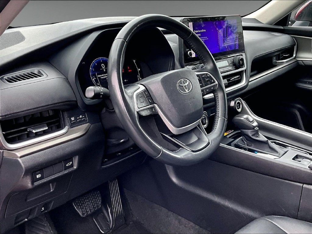 Used 2025 Toyota Grand Highlander AWD image 8