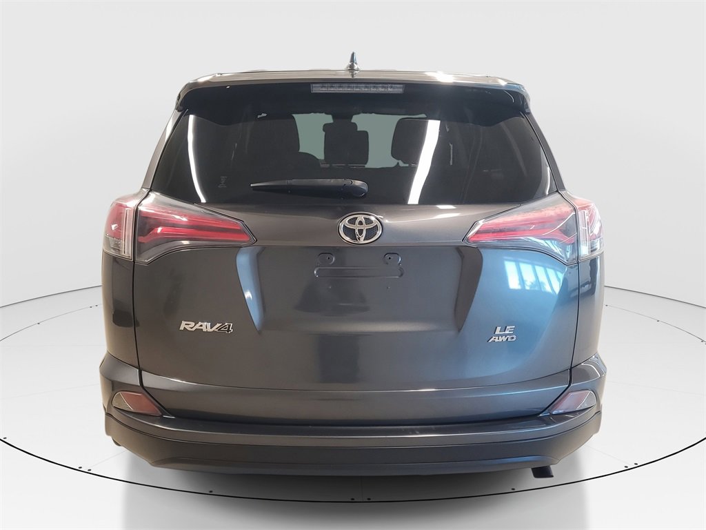 Used 2018 Toyota RAV4 LE image 6