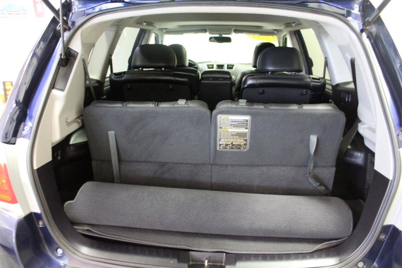 Used 2011 Toyota Highlander Limited w/ Tow Pkg AWD/4WD image 32