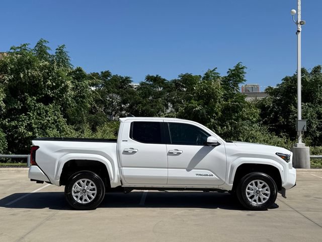 Used 2026 Toyota Tacoma SR5 AWD/4WD image 5