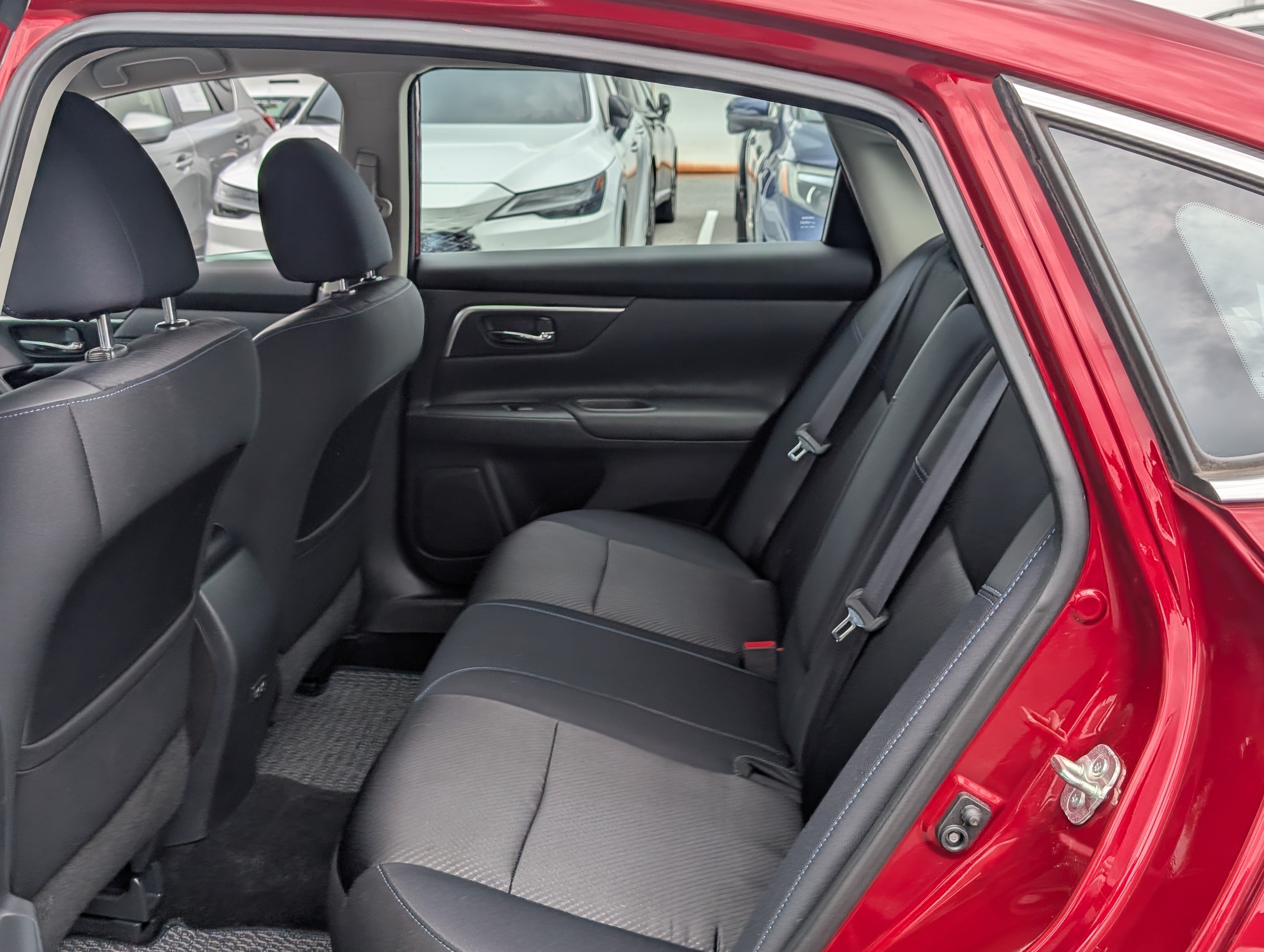 Used 2018 Nissan Altima 2.5 SR FWD image 14