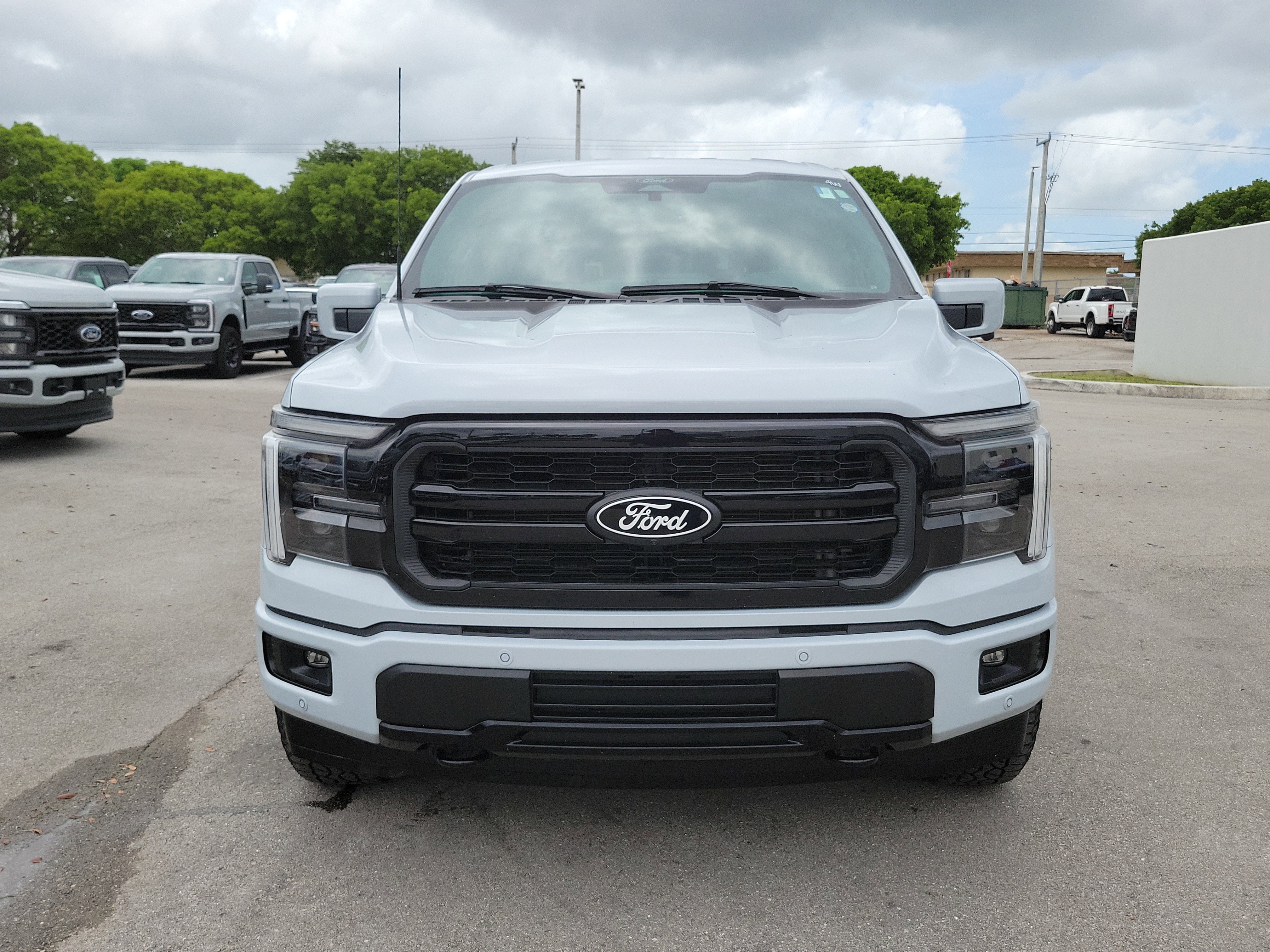 Used 2025 Ford F150 Lariat w/ FX4 Off-Road Package AWD/4WD image 2