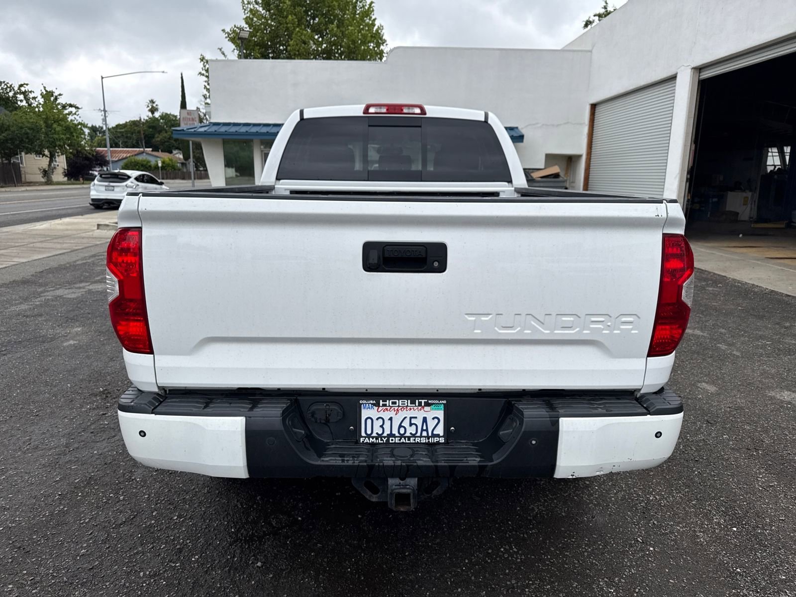 Used 2016 Toyota Tundra Limited w/ Limited Premium Package AWD/4WD image 4