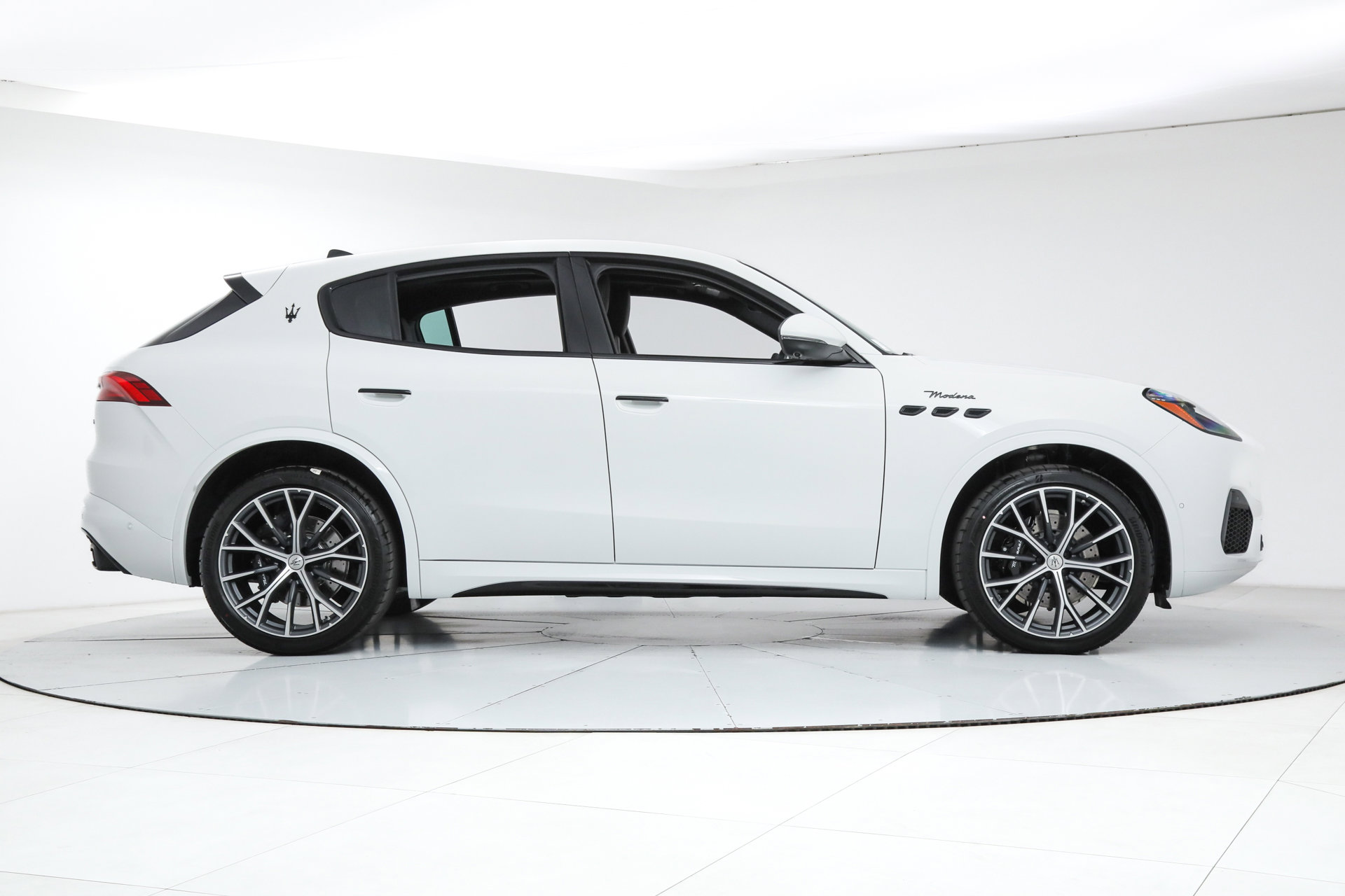 New 2026 Maserati Grecale Modena image 6