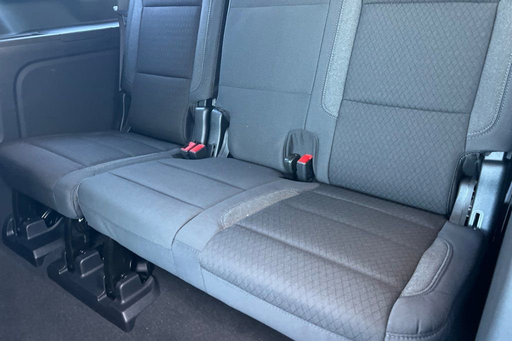 New 2026 Chevrolet Suburban LS w/ LS Custom Edition AWD/4WD image 12