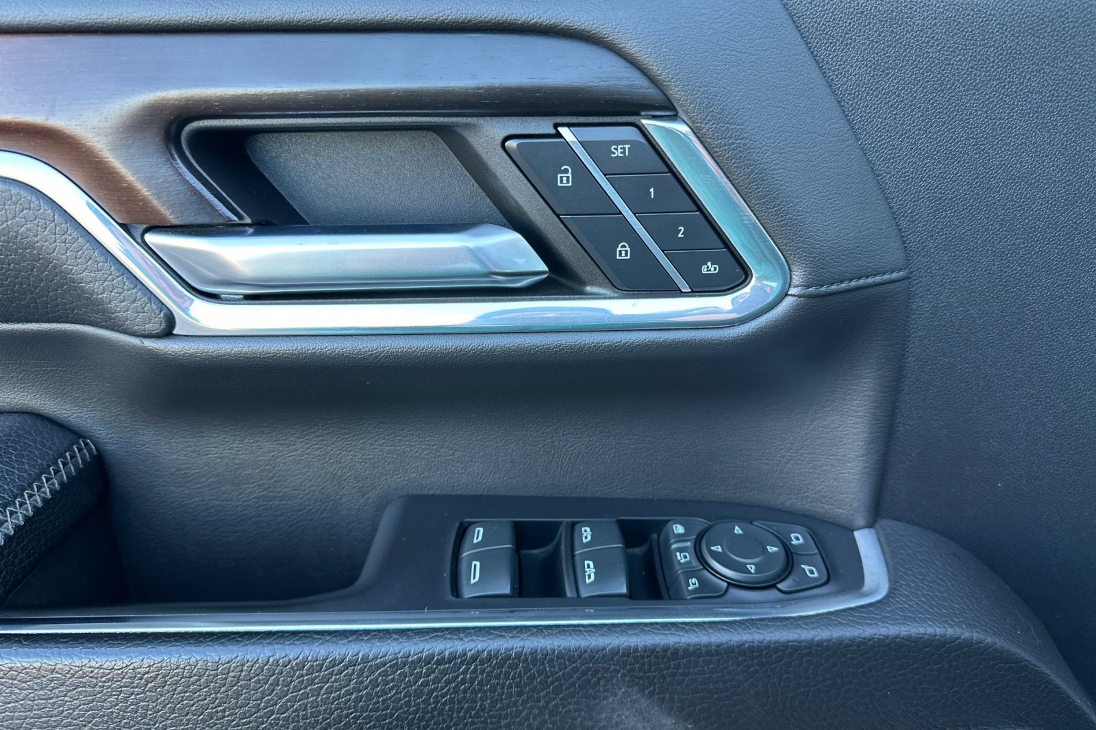 Used 2024 GMC Sierra 3500 Denali w/ Denali Reserve Package image 10