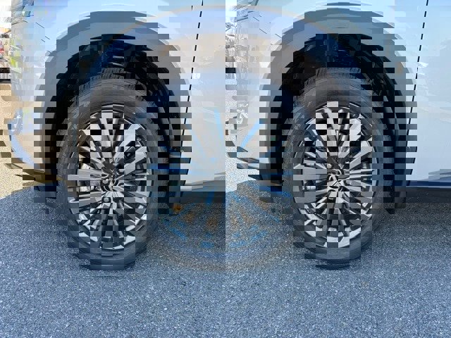 New 2025 Nissan Pathfinder SL w/ SL Premium Package image 9