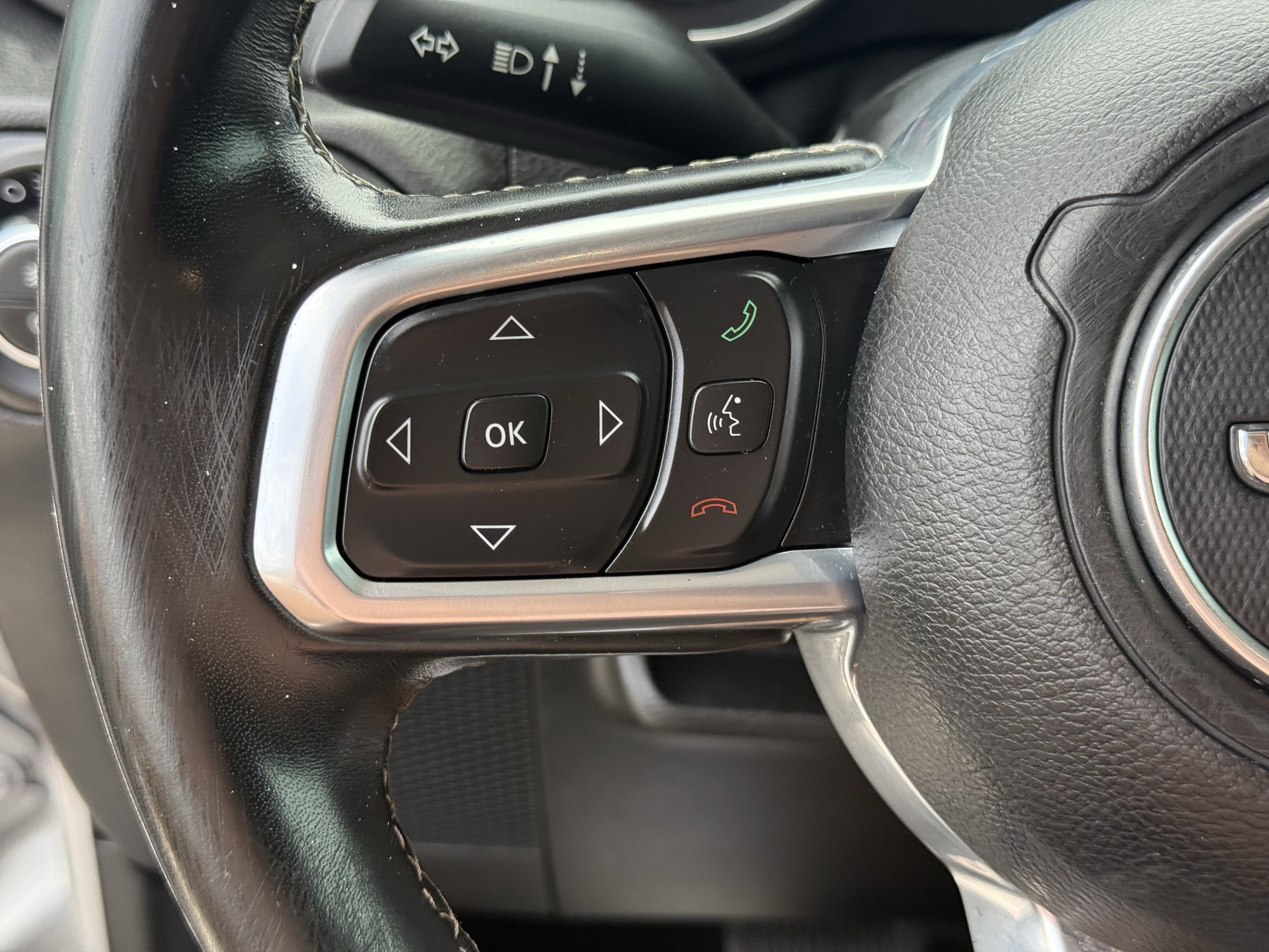 Used 2020 Jeep Gladiator Overland AWD/4WD image 16