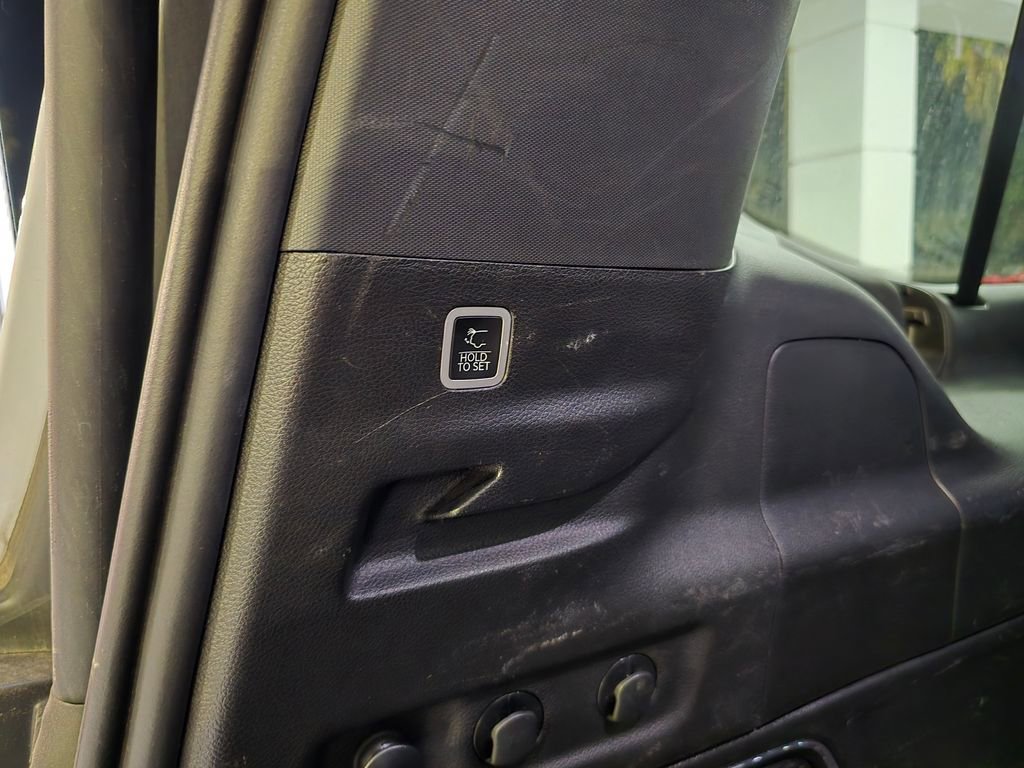 Certified 2024 Jeep Wagoneer L Series II image 46