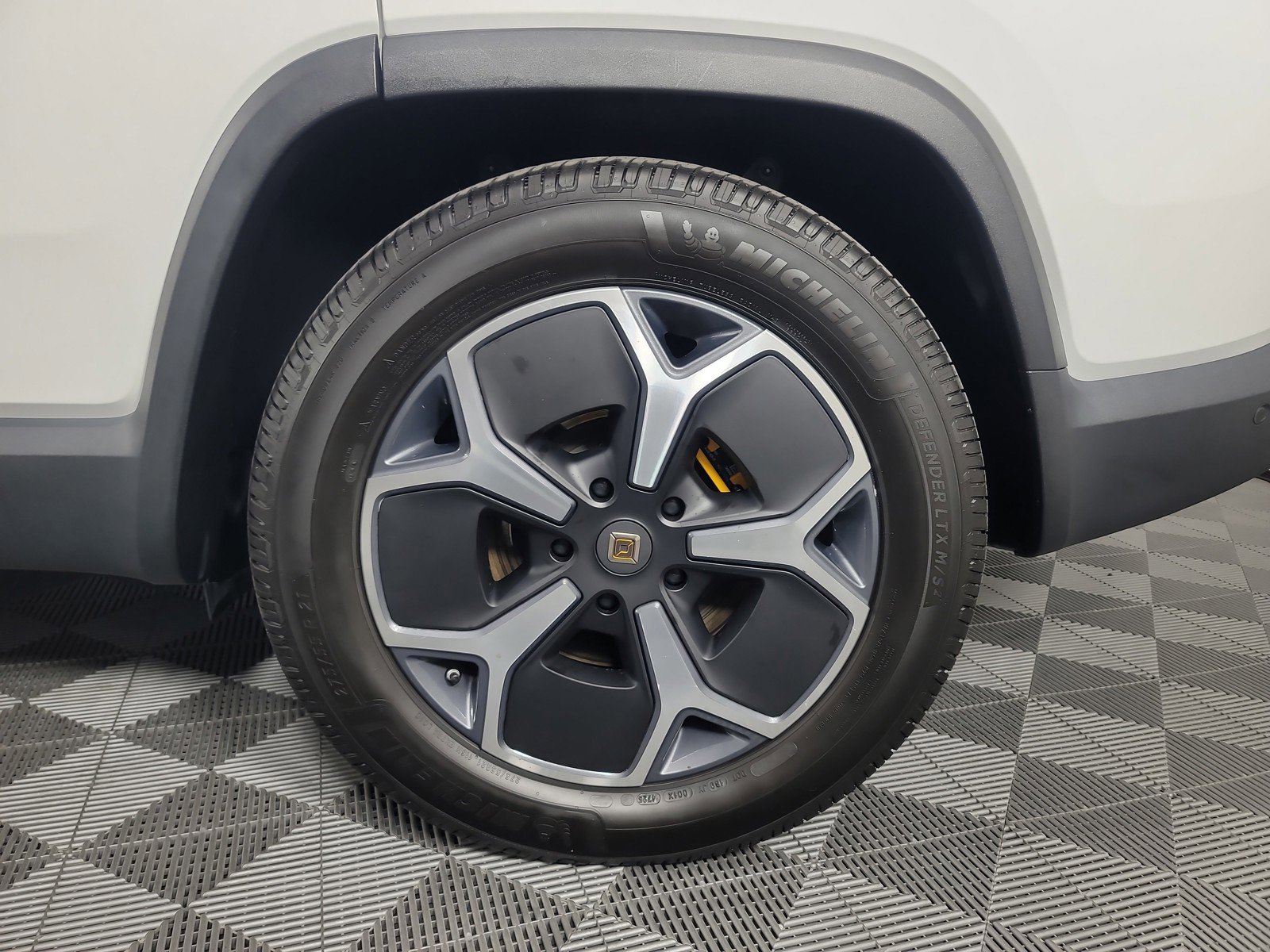 Used 2023 Rivian R1S Adventure AWD/4WD image 10