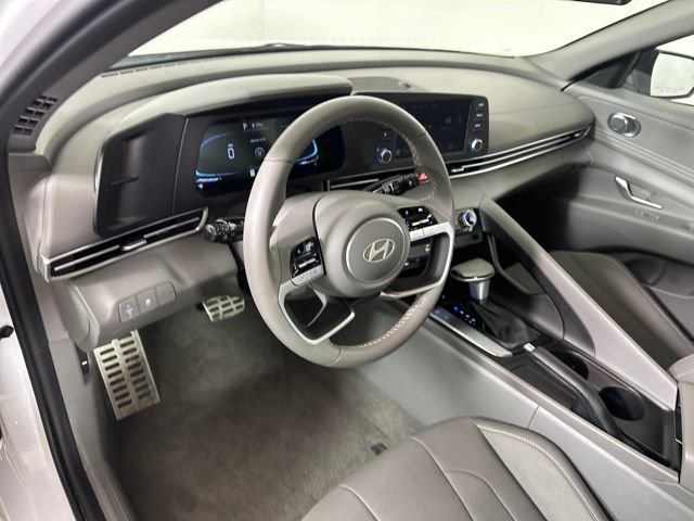 Certified 2025 Hyundai Elantra Sport image 41