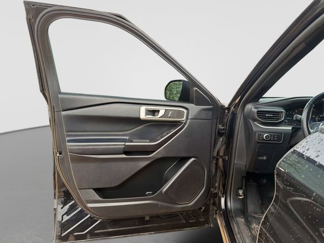 Used 2020 Ford Explorer XLT w/ Equipment Group 202A AWD/4WD image 20