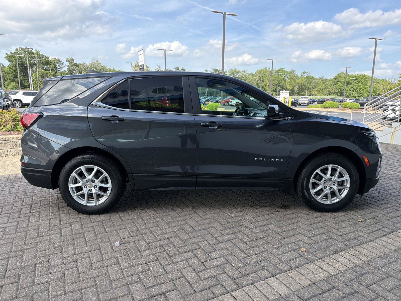 Used 2023 Chevrolet Equinox LT AWD/4WD image 6