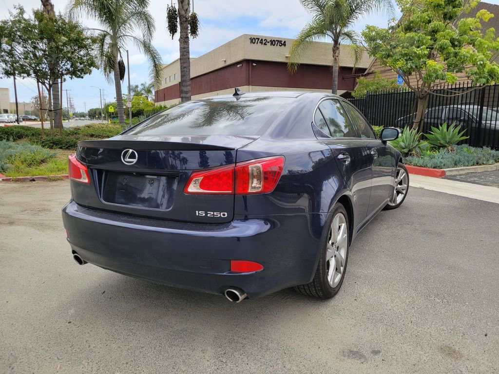 Used 2011 Lexus IS 250 w/ Premium Pkg Value Edition RWD image 2