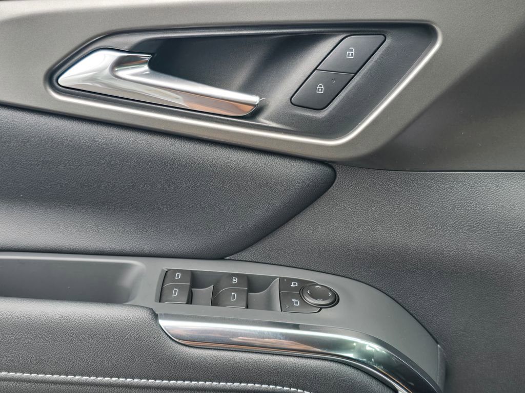 New 2026 Chevrolet Traverse LT w/ Midnight/Sport Edition image 17