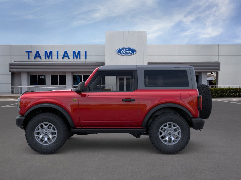 Used 2025 Ford Bronco Badlands AWD/4WD image 3