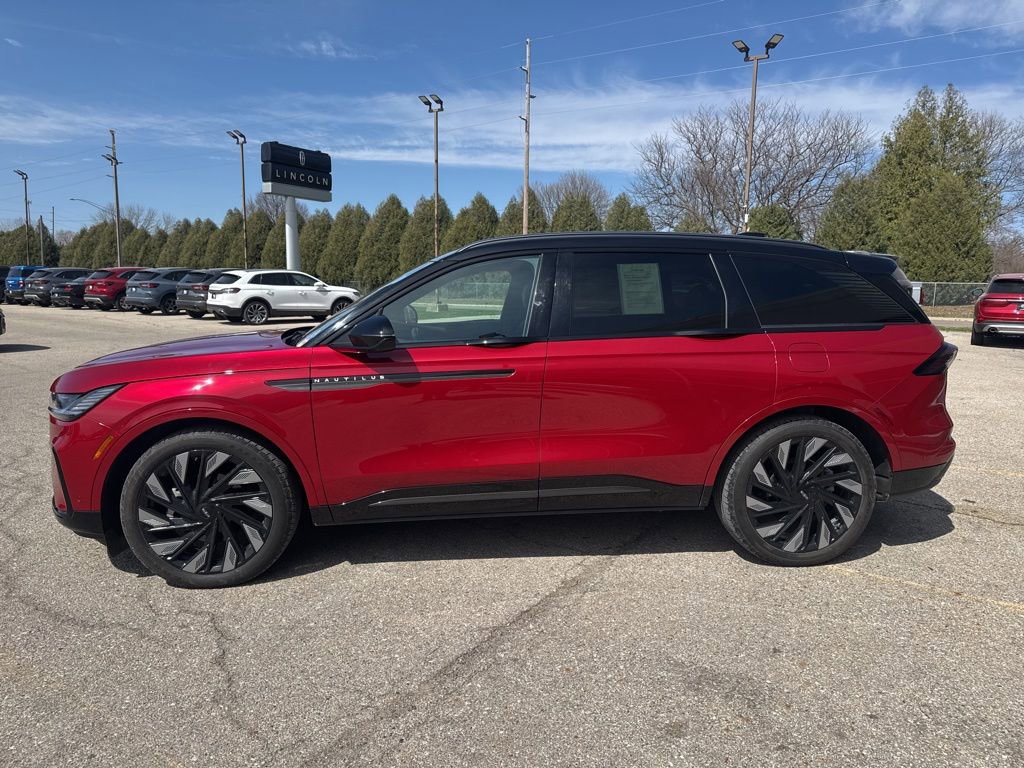 Used 2024 Lincoln Nautilus Reserve w/ Equipment Group 203A image 4