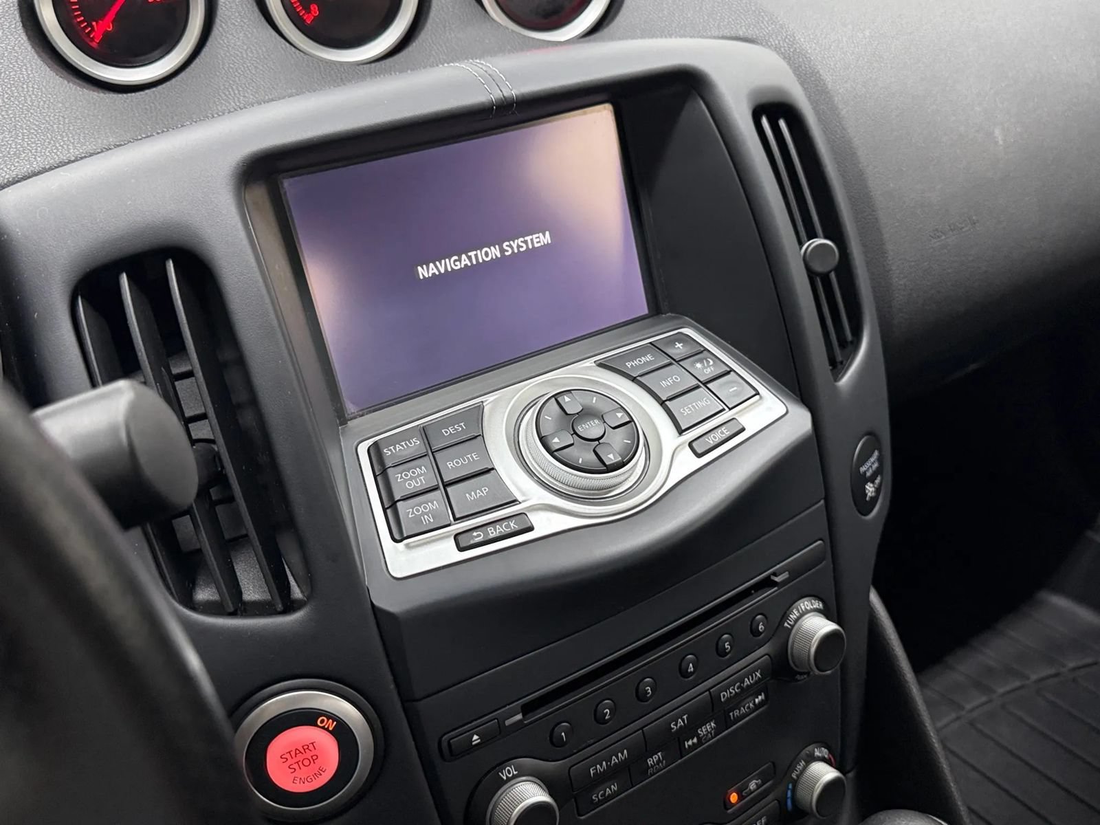 Used 2019 Nissan 370Z Touring Sport RWD image 17