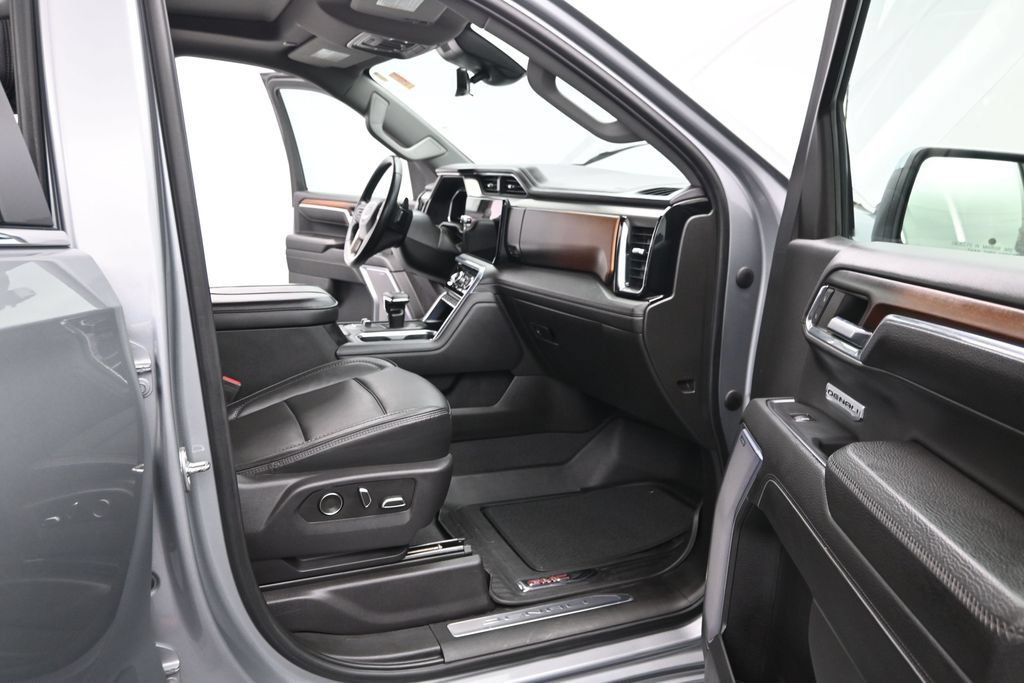 Used 2024 GMC Sierra 1500 Denali w/ Denali Reserve Package AWD/4WD image 11