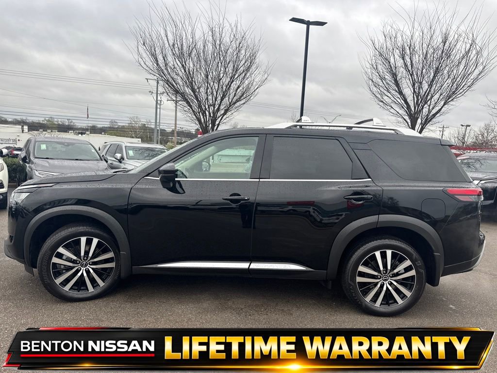 Used 2025 Nissan Pathfinder Platinum w/ Cargo Package image 5