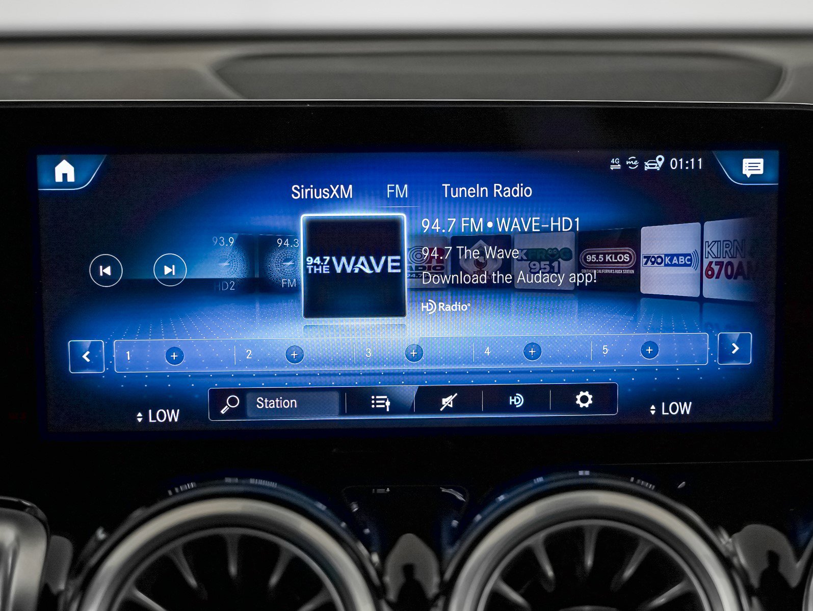 Certified 2023 Mercedes-Benz EQB 300 4MATIC w/ Exclusive Package image 21