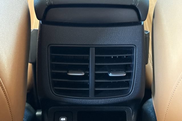 Certified 2025 Kia Seltos EX w/ EX Sunroof Package FWD image 17