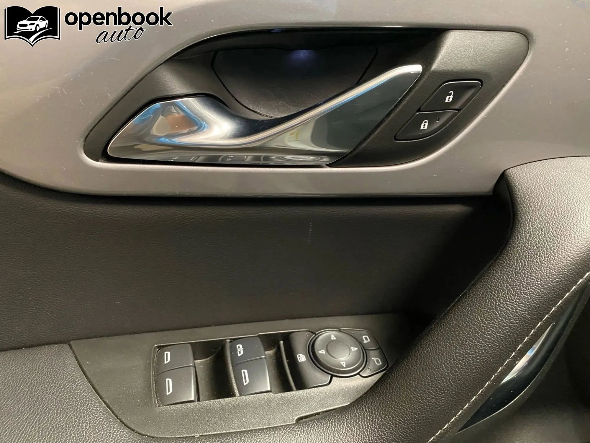 Used 2025 Chevrolet Blazer LT image 10