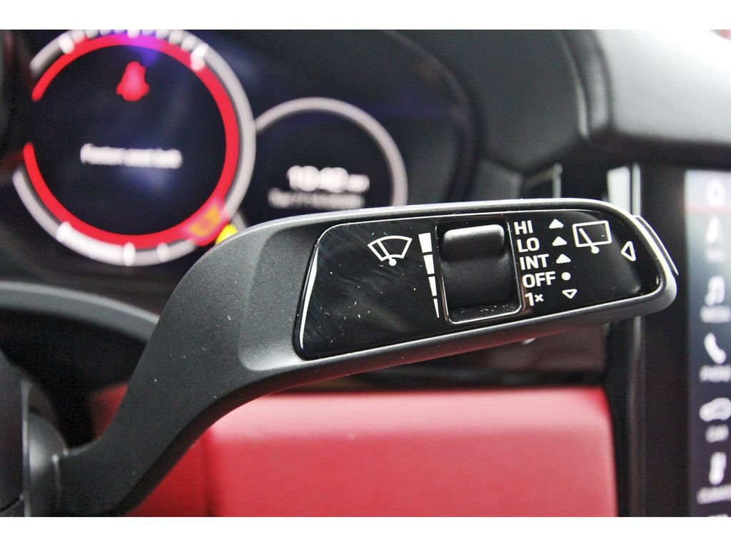 Used 2021 Porsche Cayenne AWD/4WD image 18